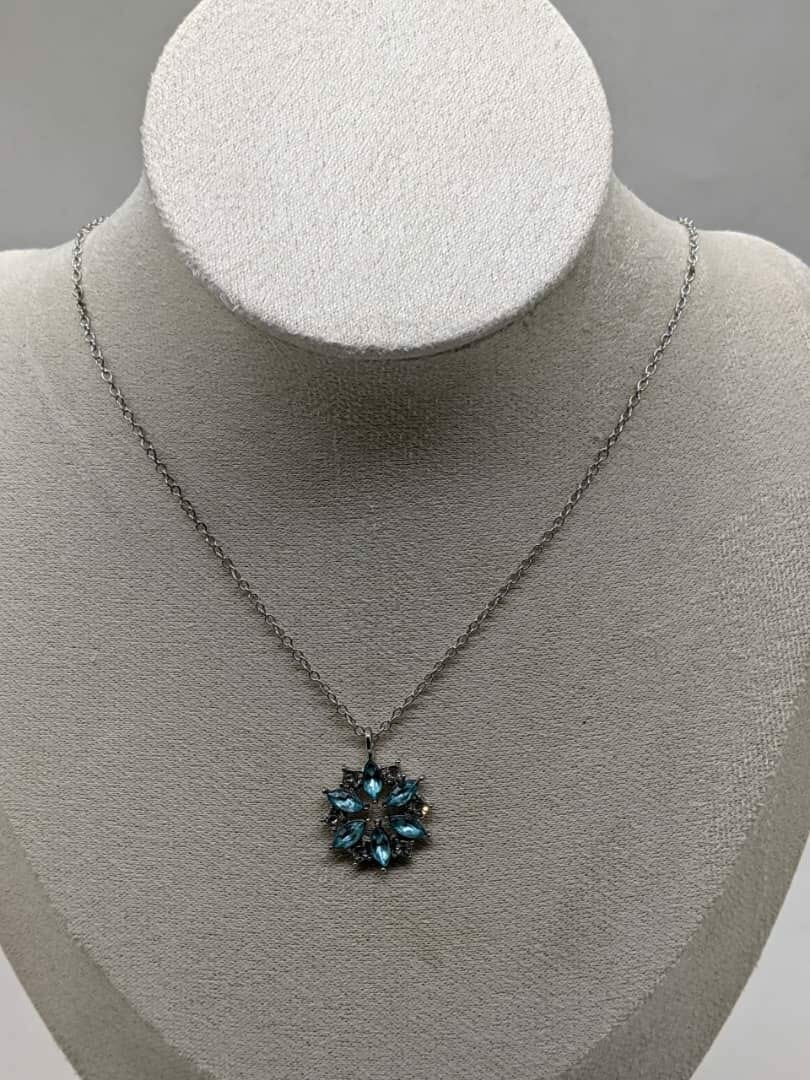 Neckless jewelry