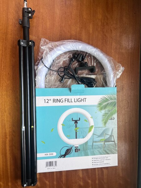 12 ring light with tripod