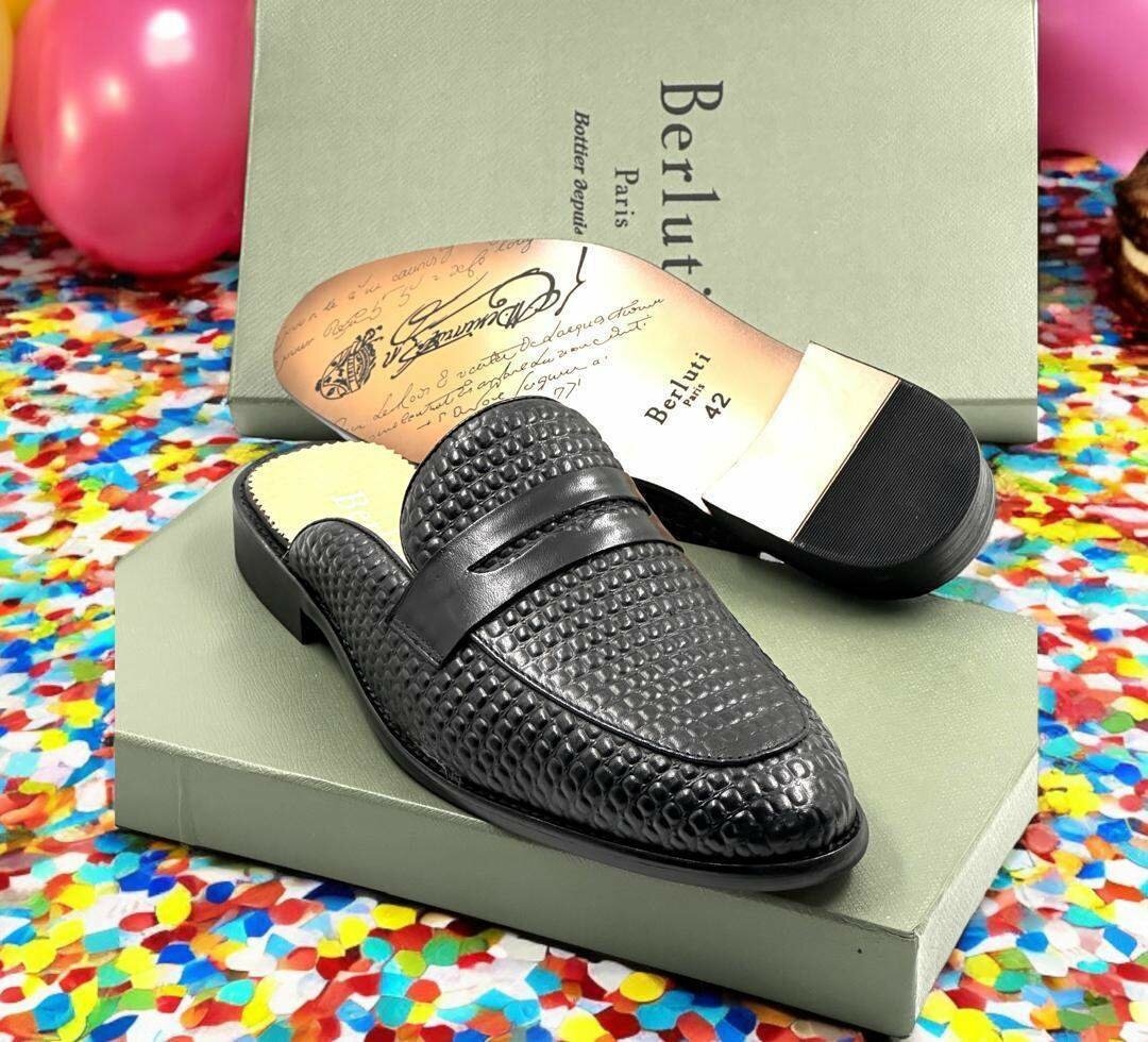 Quality half shoes