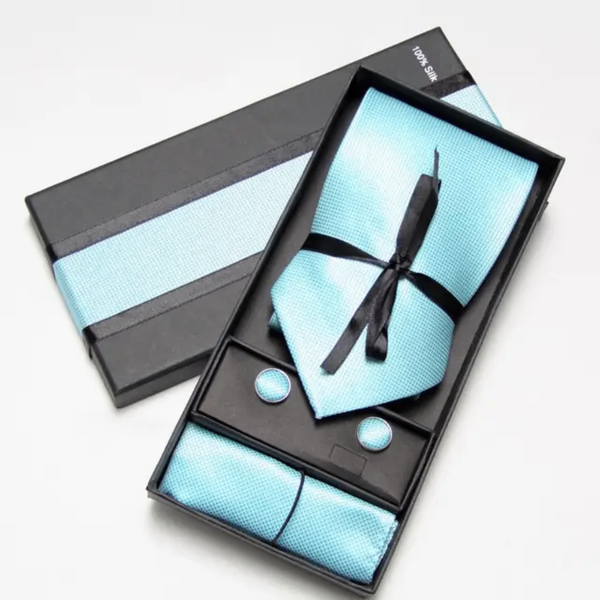 Ensemble cravate bleu élégant