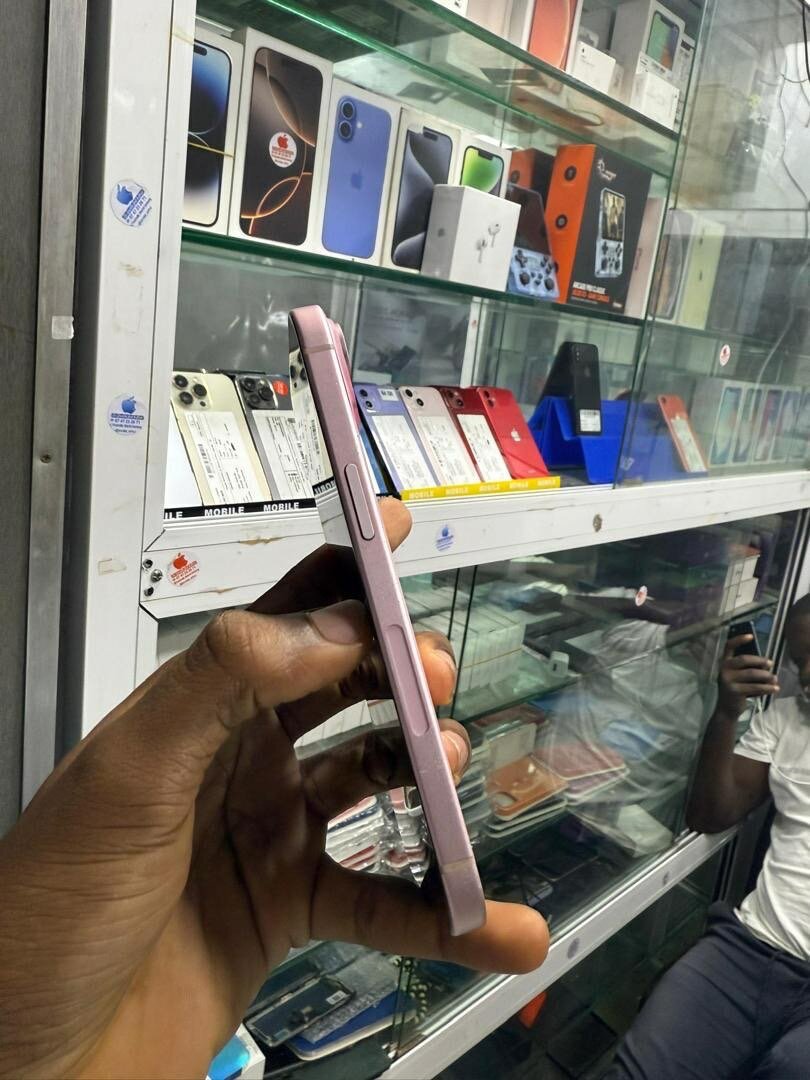 iPhone 15 simple