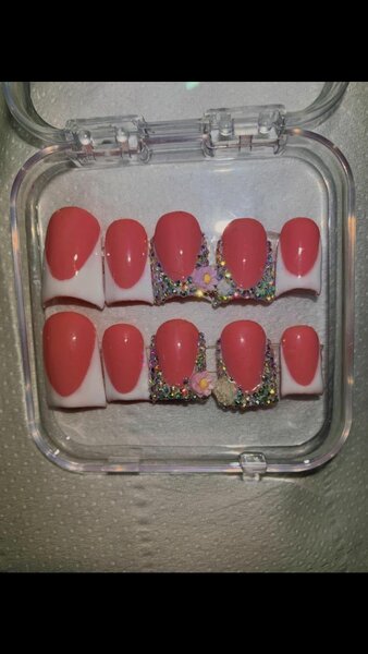 Press on nails