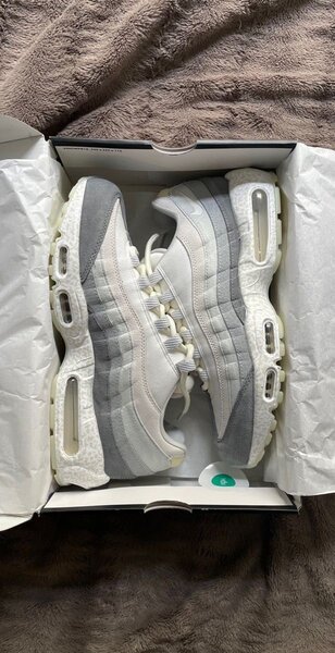 Nike Air max original, couleur blanc avec design violet nike