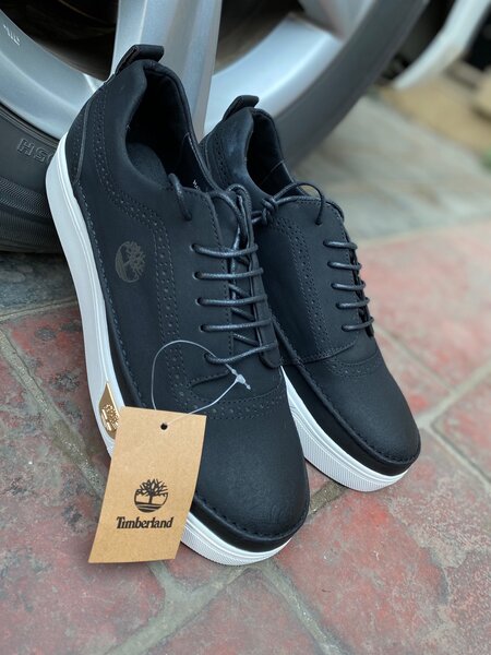 Casual shoes