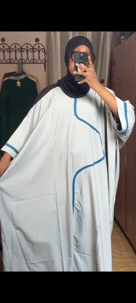 Robe élégante rouge et ample