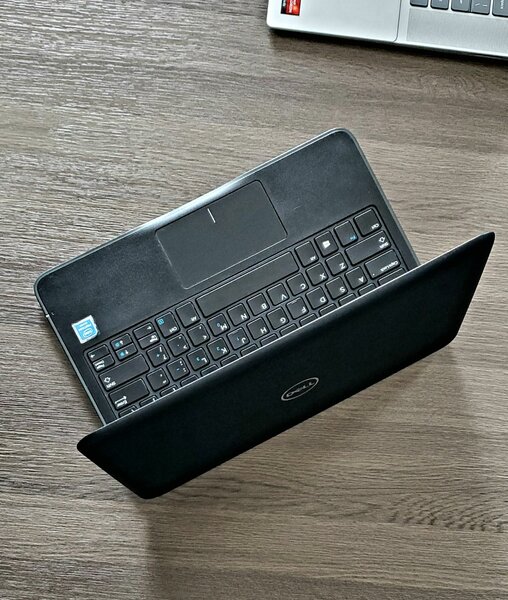 Dell Latitude 3189