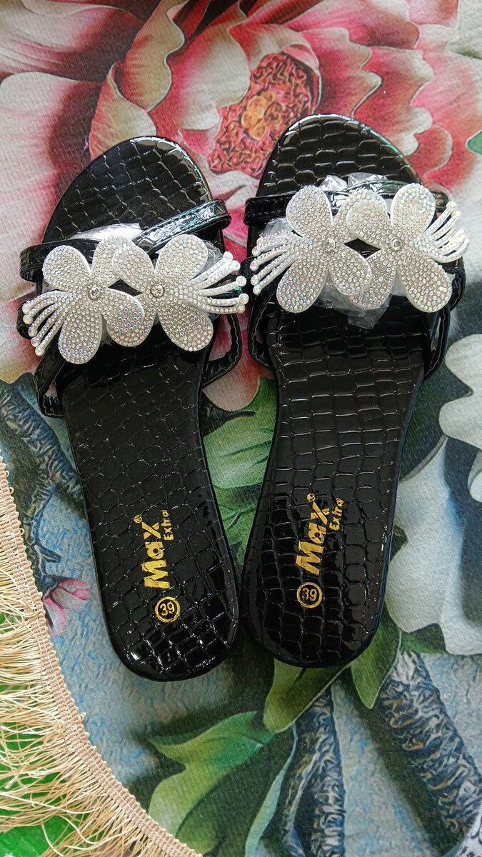 Max extra slippers
