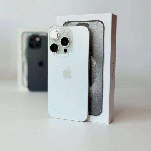 iPhone 15 Pro Blanc 128Go