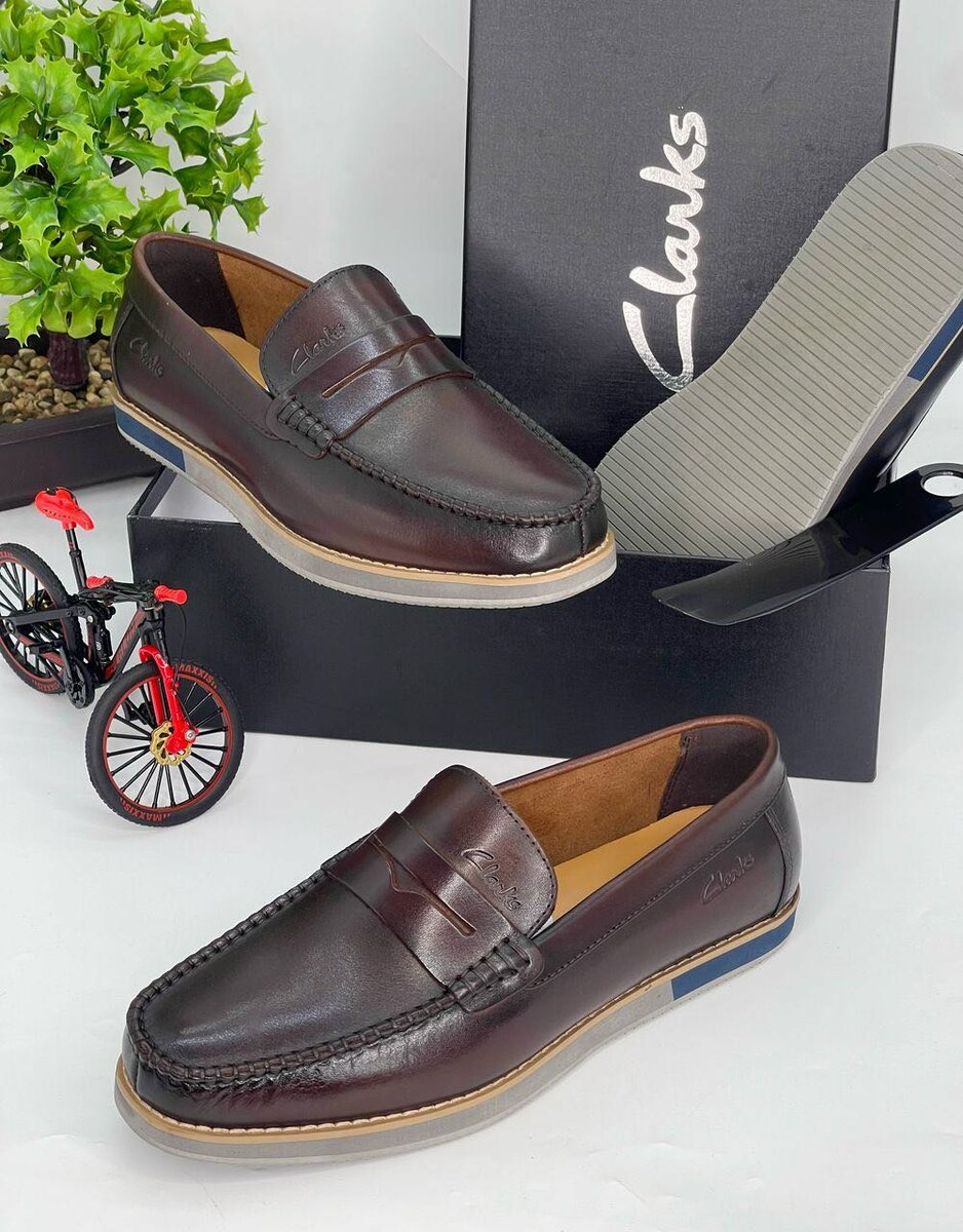 Shoe
