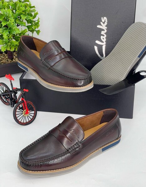 Shoe