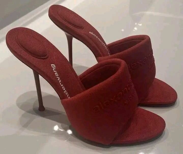 Mules élégantes en cuir bordeaux