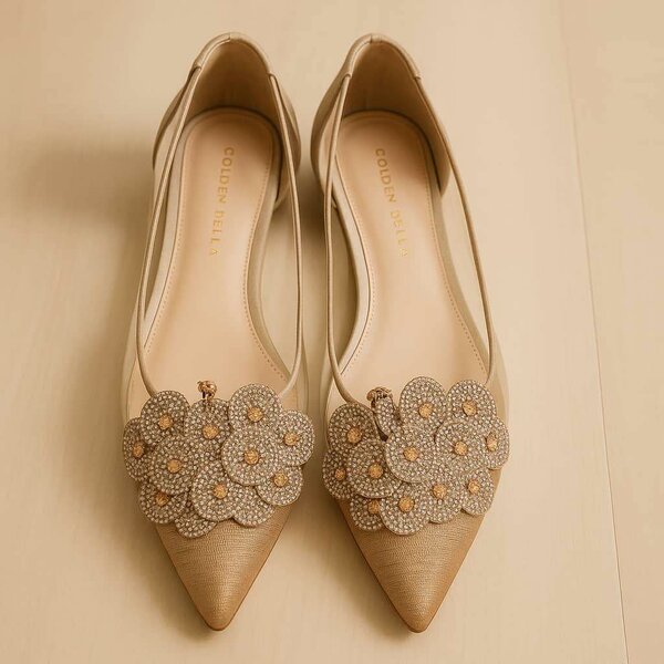 Golden shoe heel