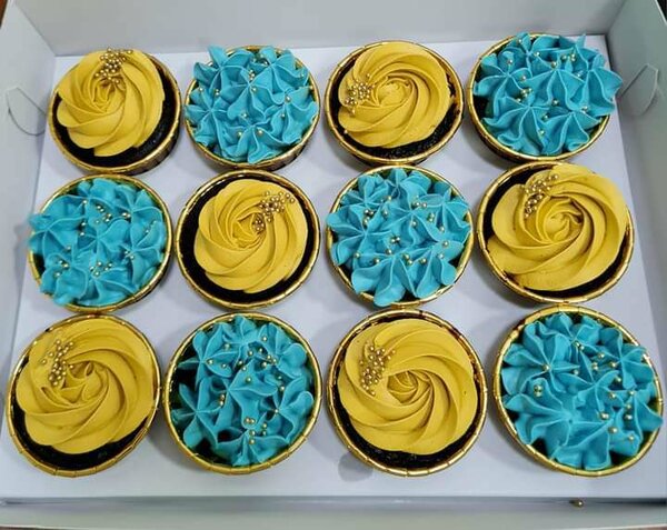12 Cupcakes