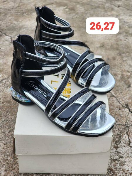Sandales à talons pour filles