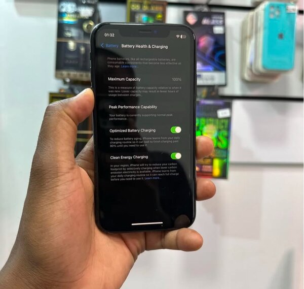 Clean IPhone XR