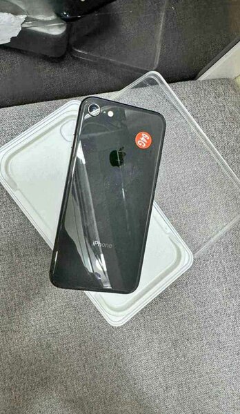 iPhone 8simple noir 65GB