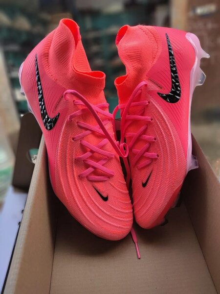 Soccer boots