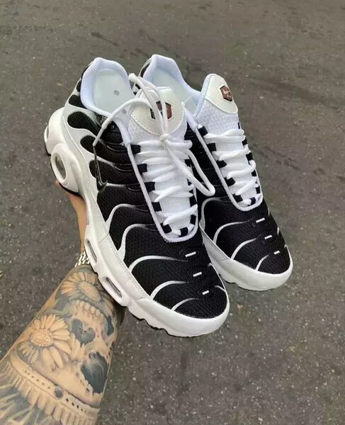 BASKET NIKE TN