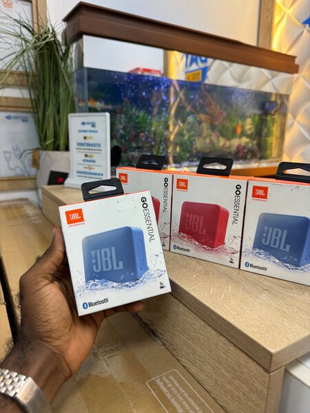 JBL Go Essential