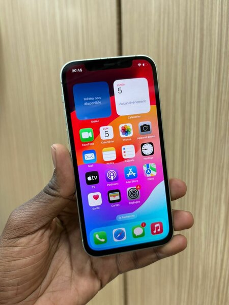 iPhone 12
