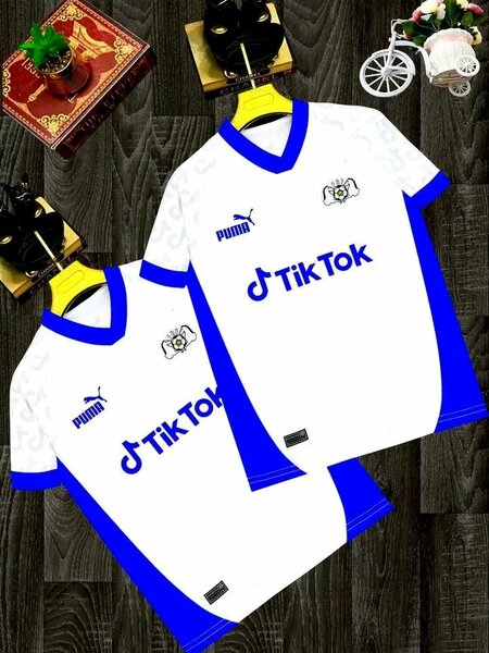 Maillots de football design