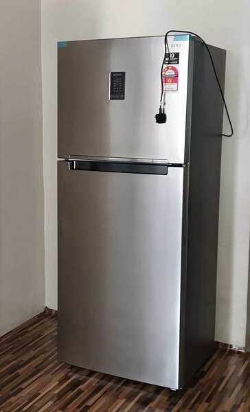 Hisense 17.2-cu ft Counter-depth Bottom-Freezer Refrigerator