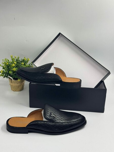 Half shoes