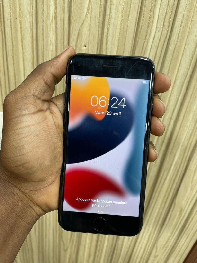 iPhone 7 simple 32giga casi neuf 