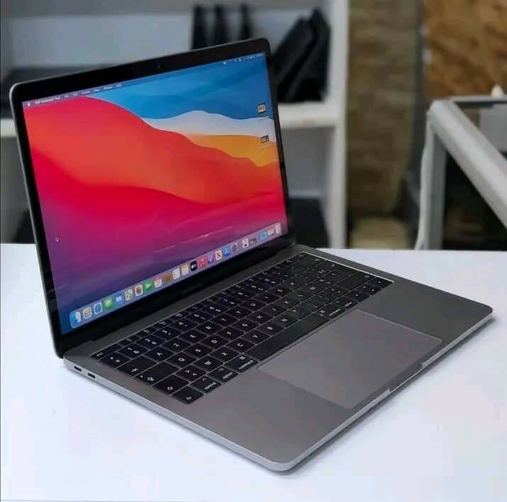 MacBook Pro Apple