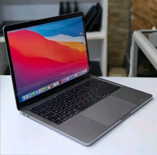 MacBook Pro Apple