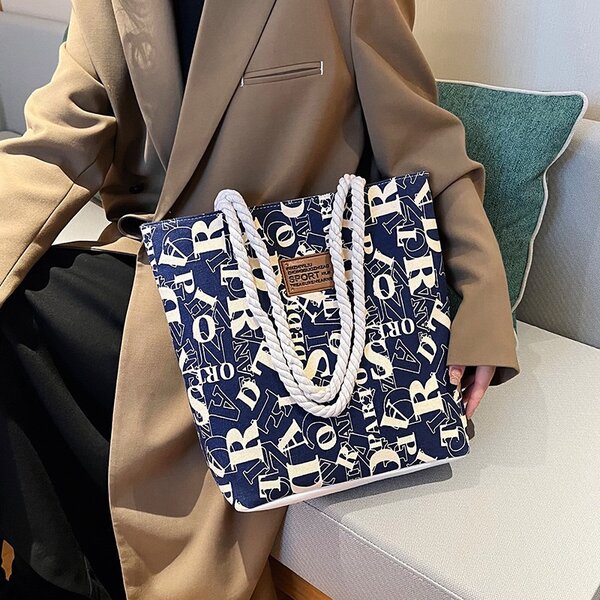 Trending tote bag
