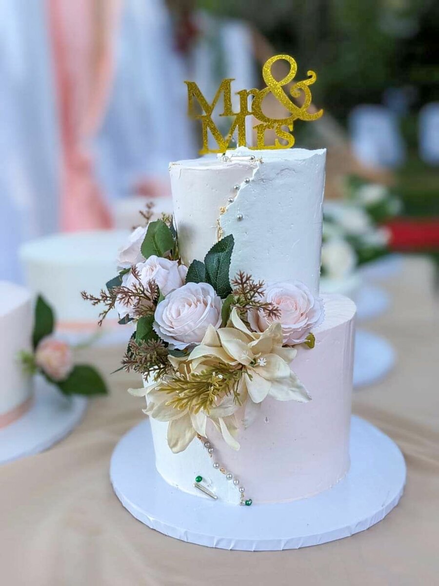 Fresh wedding Cakes