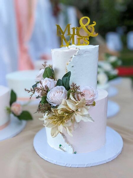 Fresh wedding Cakes