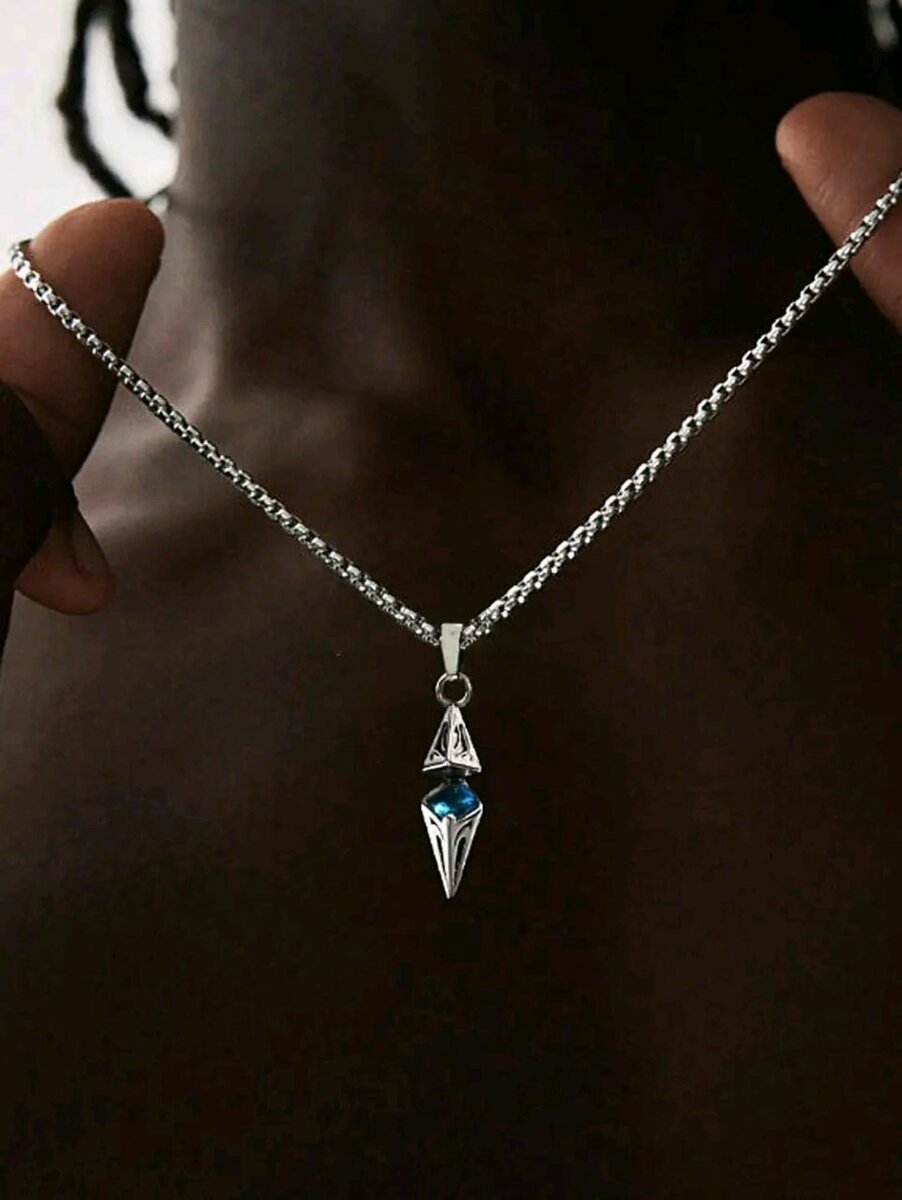 Collier avec pendentif bleu élégant