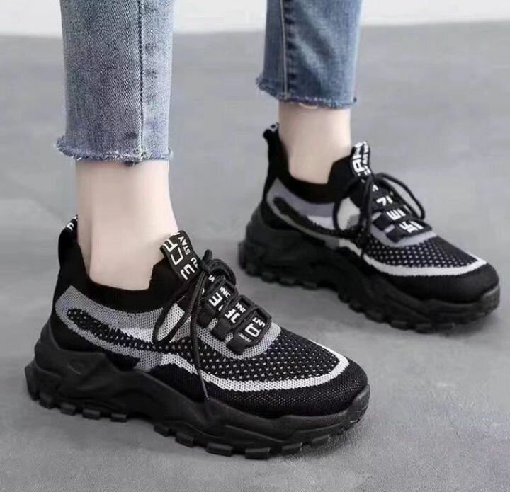 Ladies sneakers