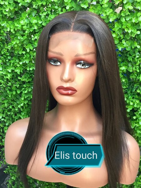 Straight wig