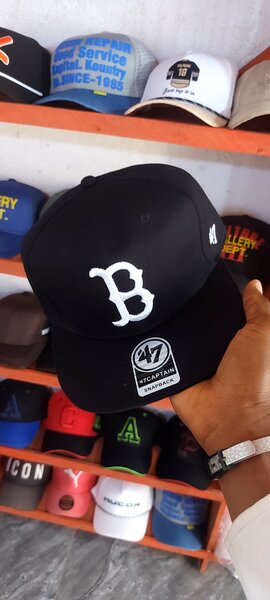 Casquettes de mode neuves