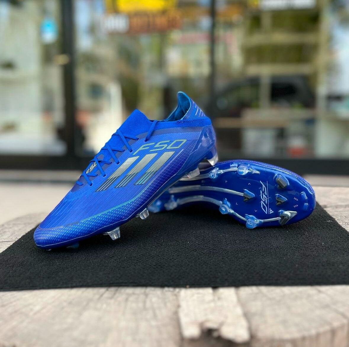 Paire de crampons F50