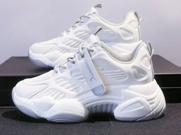 sports shoes