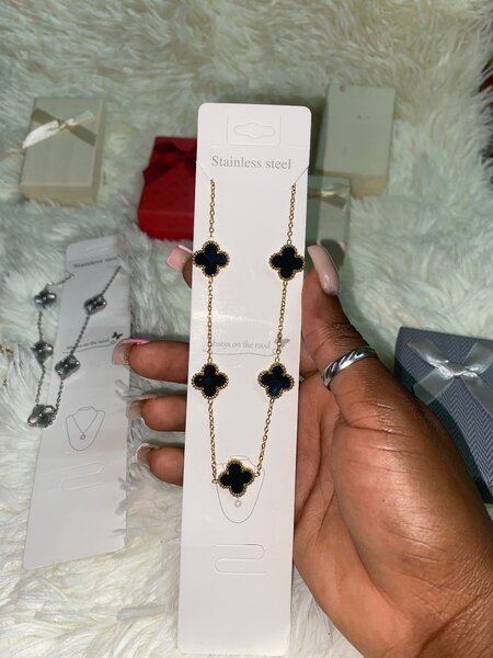 Collier Van Cleef