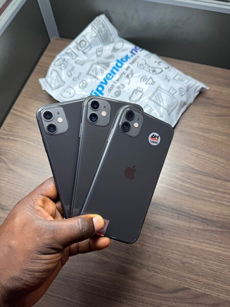 IPHONE 11