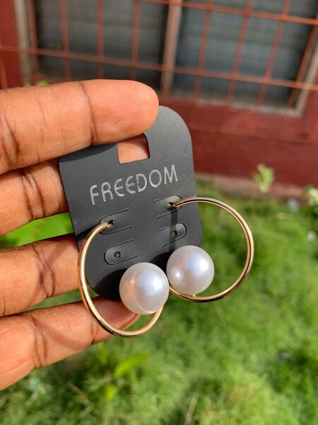 Pearl Loop earring