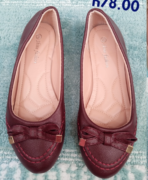 Adult's shoes 