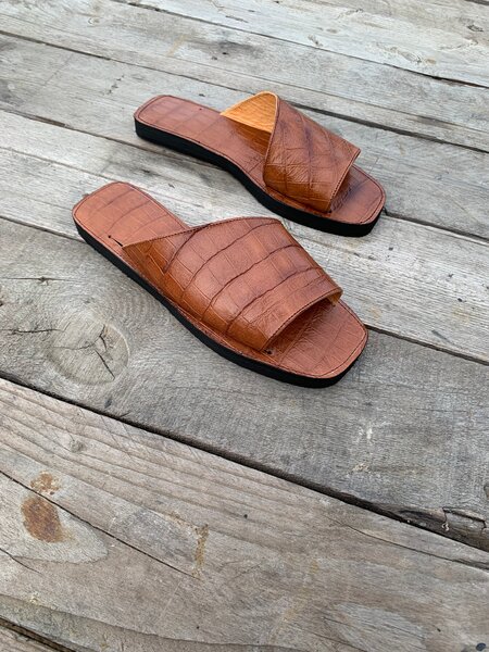 Sandales cuir marron élégantes