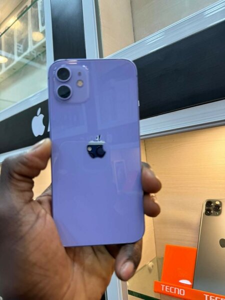 iPhone 12 simple