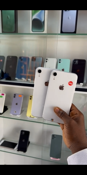 iPhone XR 64GIG storage Factory unlocked 95% battery