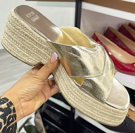 Gold flat forms 