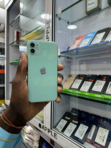 iPhone 11 64go quasi neuf