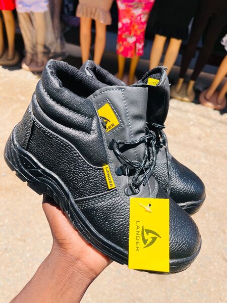 Safety boots