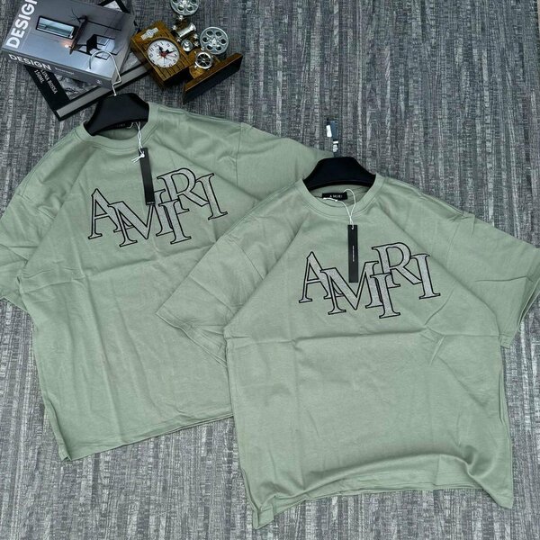 Round neck T-shirts